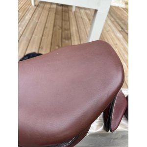 Selle cuir marron 17,5"