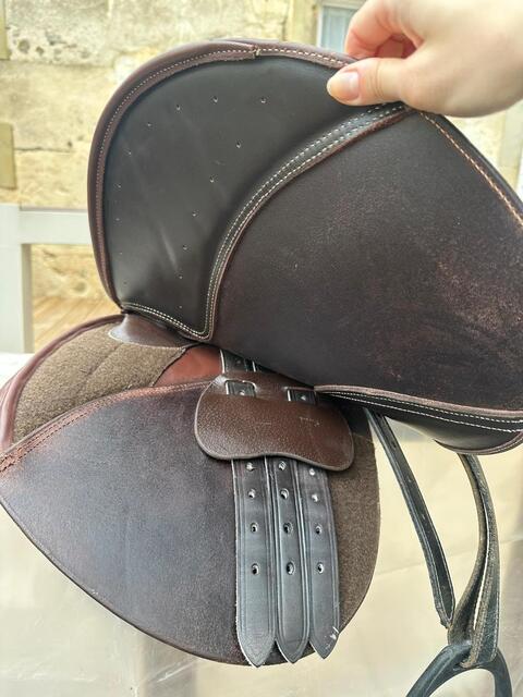 Selle cuir marron 17,5"