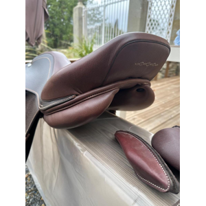 Selle cuir marron 17,5"