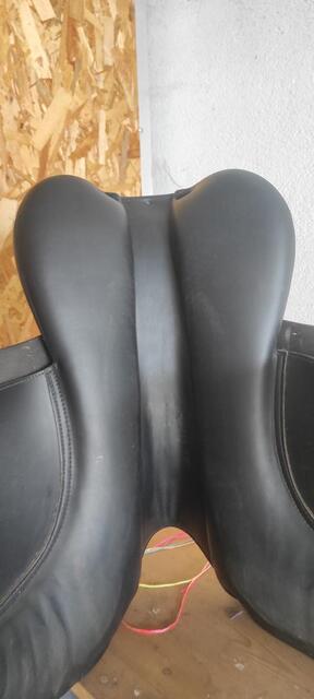 Selle de dressage teckna