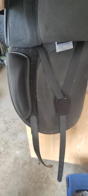 Selle de dressage teckna