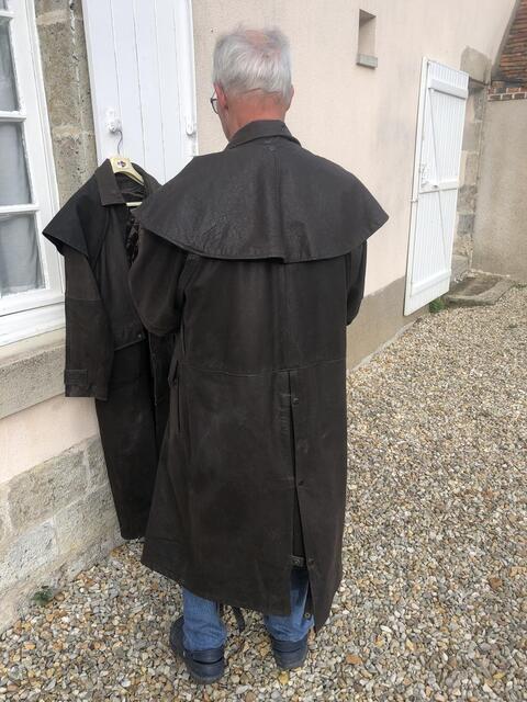 Cache-poussière en cuir de buffle