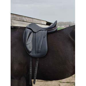 Selle dressage Butet Saumur 17 pouces