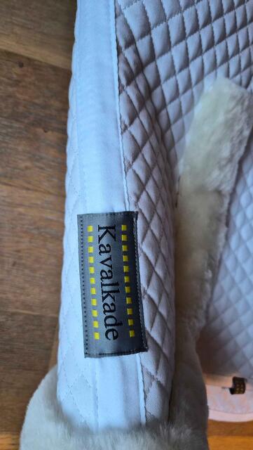 Tapis de selle / blanc / équitation / cheval / amortisseur