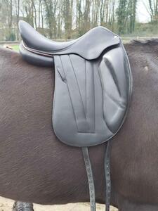 Selle dressage Butet Saumur 17