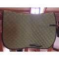 Tapis de selle vert