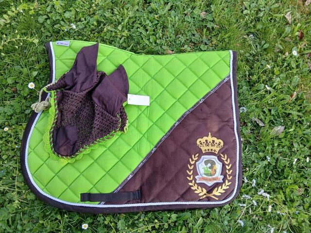 Ensemble concours - bonnet et tapis