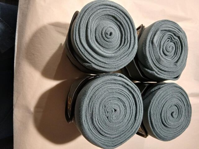 Bandes de polos