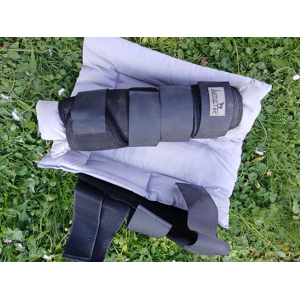 stable boots