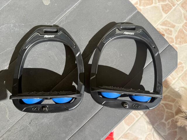 Étriers Flex-on Green Composite GC2 – noir / bleu – très bon état