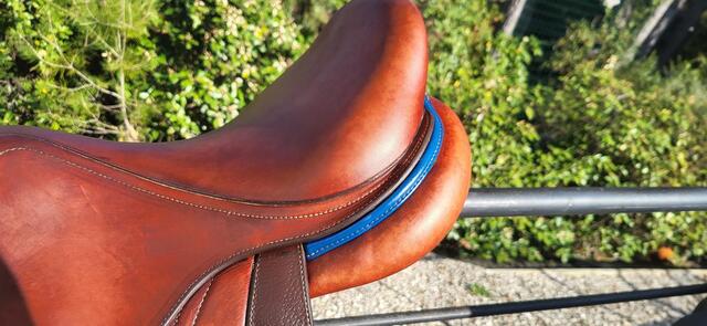 Selle CWD SE02 Havane 16 " très bon etat