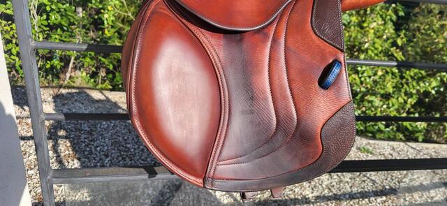 Selle CWD SE02 Havane 16 " très bon etat