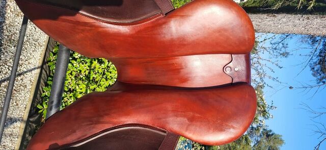 Selle CWD SE02 Havane 16 " très bon etat
