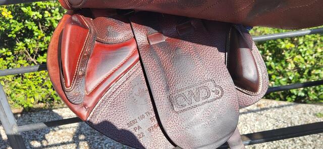 Selle CWD SE02 Havane 16 " très bon etat