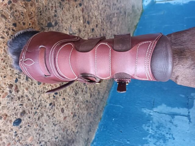 GUETRES CUIR