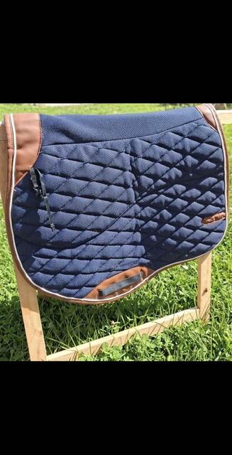 selle Roméo Fouganza 17"5 avec tapis décathlon