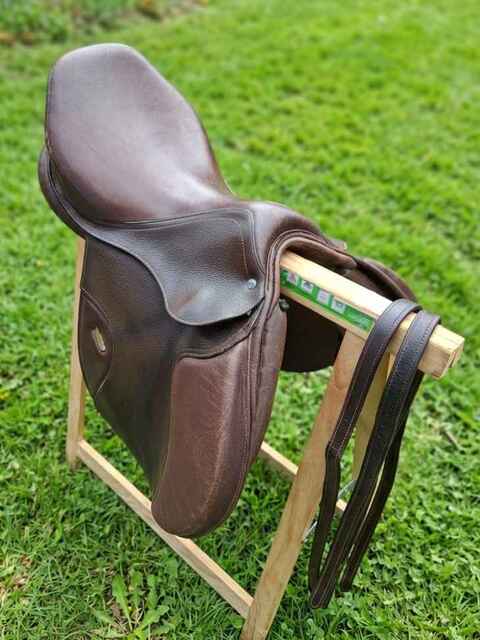 selle Roméo Fouganza 17"5 avec tapis décathlon
