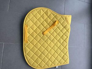 tapis jaune