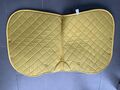 tapis jaune