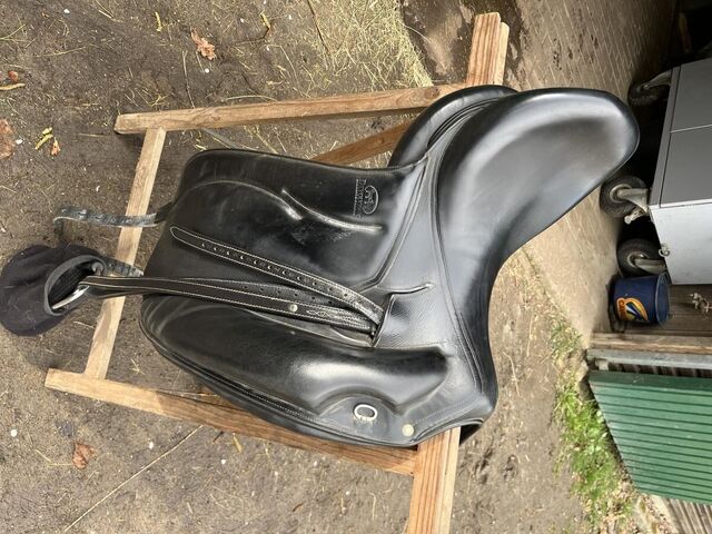 Selle de dressage DEVOUCOUX