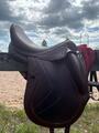 Selle de dressage marron CWD neuve