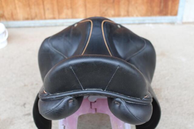 Selle de dressage CHILDERIC 18