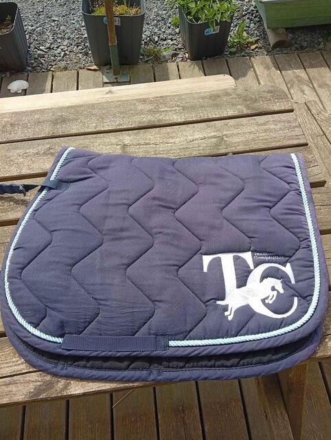 tapis bleu marine
