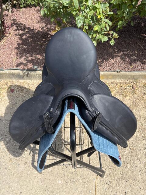 À vendre Selle de dressage Devoucoux Makila Harmonie