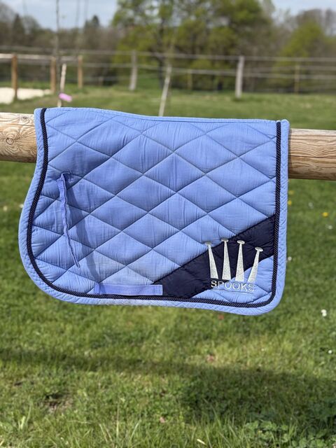 Tapis Spooks bleu ciel taille cheval coupe mixte