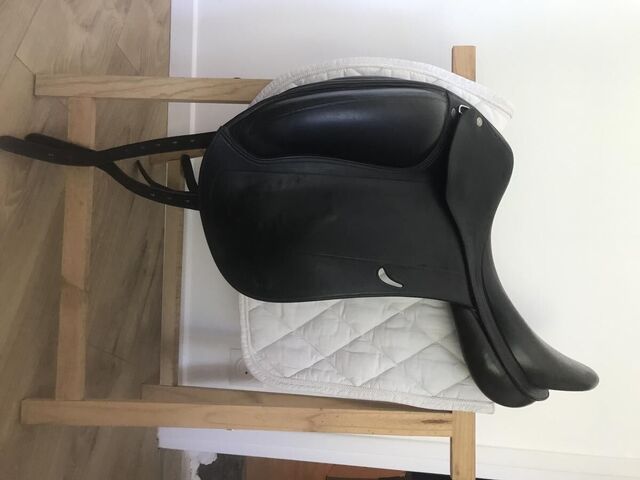 Selle dressage Equipe Emporio 17,5
