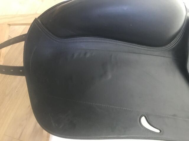 Selle dressage Equipe Emporio 17,5