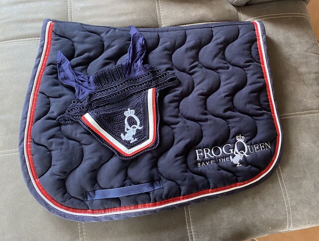Ensemble tapis et bonnet Frog Save The Queen