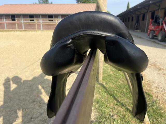 Rare selle mixte Forestier noire 16.5 2A