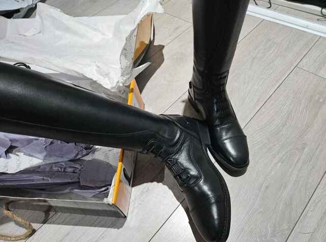 Bottes en cuir brogini