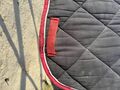 tapis cheval noir et rouge