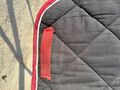 tapis cheval noir et rouge