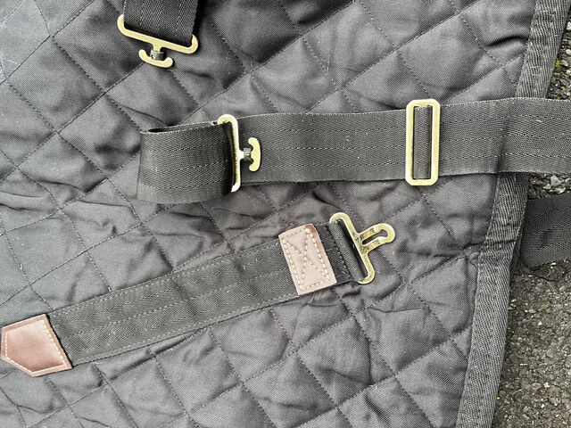 Couverture d'écurie 400gr taille 145 parfait état
