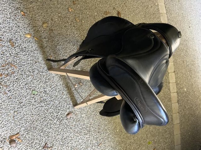 Selle de Dressage