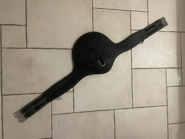 Sangle bavette noire 135 cm avec élastiques