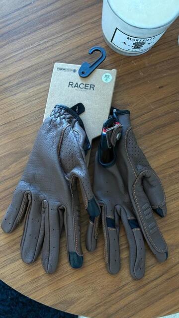 Gants Racer modèle Tradition coloris chocolat