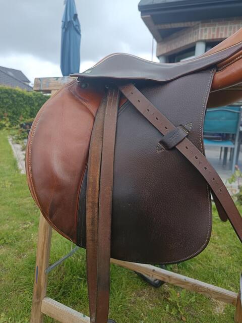Selle fouganza mixte en cuir 17 pouces