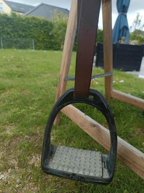 Selle fouganza mixte en cuir 17 pouces