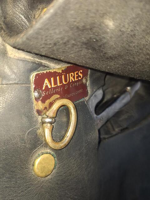 Selle Mixte Noire 17.5, marque Allures