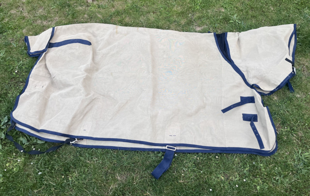 Couverture anti-mouches avec couvre-cou Mark Todd – 135 cm