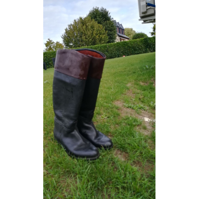 Bottes en cuir noir et marron