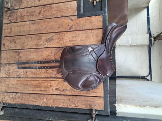Selle Bates Advanta 17pouces
