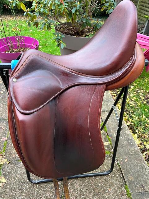 Selle childeric dressage