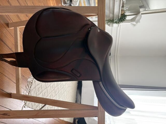 Selle Devoucoux Chiberta S 17" (2022) - Havane / D3D