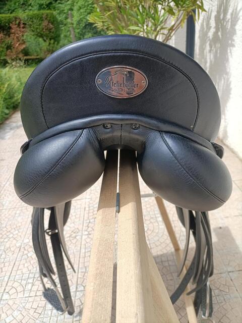 Selle de dressage Kieffer 18" noire