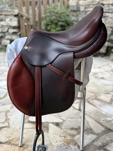 Selle mixte CWD en taille 16,5"